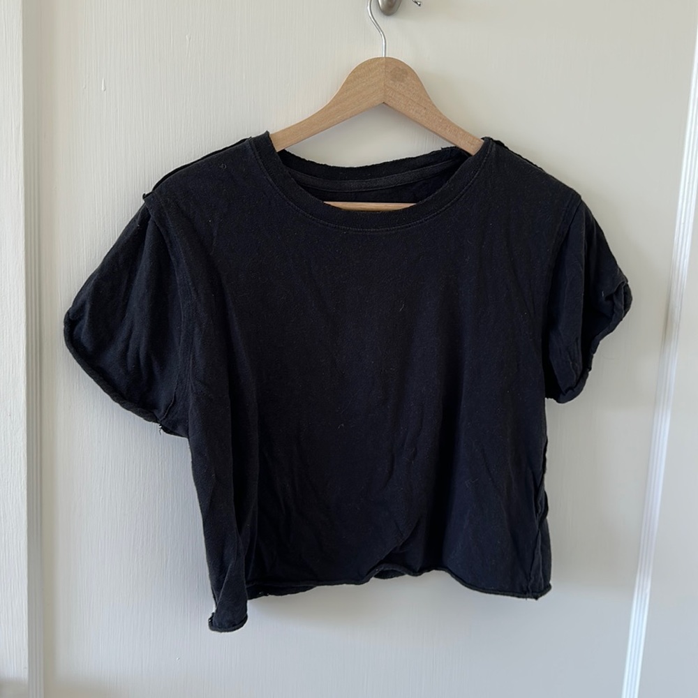 Black crop tshirt